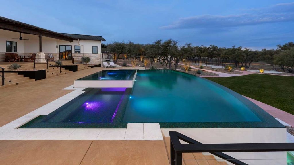 Large format porcelain tile pool rounded curve - GBIV Designs - Ethan Cooper Photography