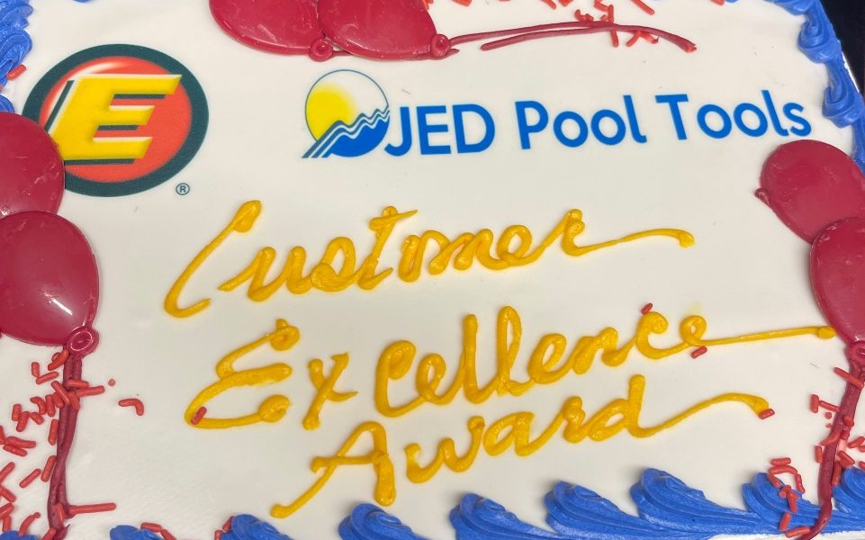 Jed-pool-tools-estes-award-cake