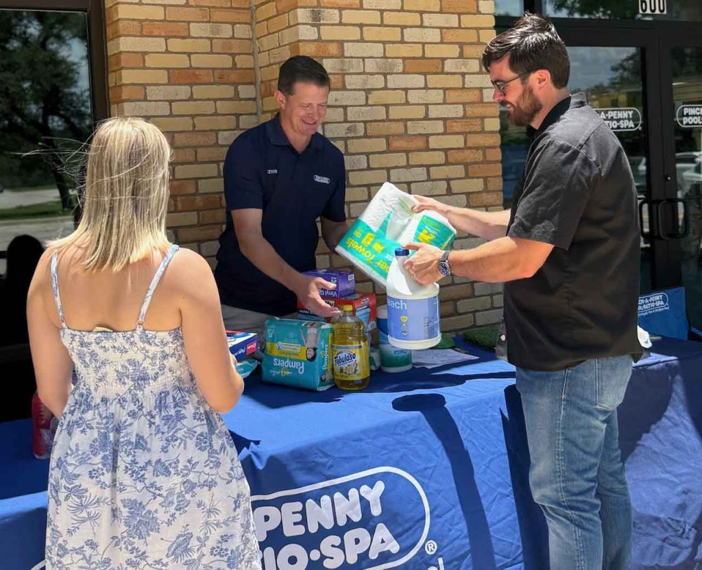 Pinch A Penny celebrated the Grand Opening of its new location in Lakeway, Texas